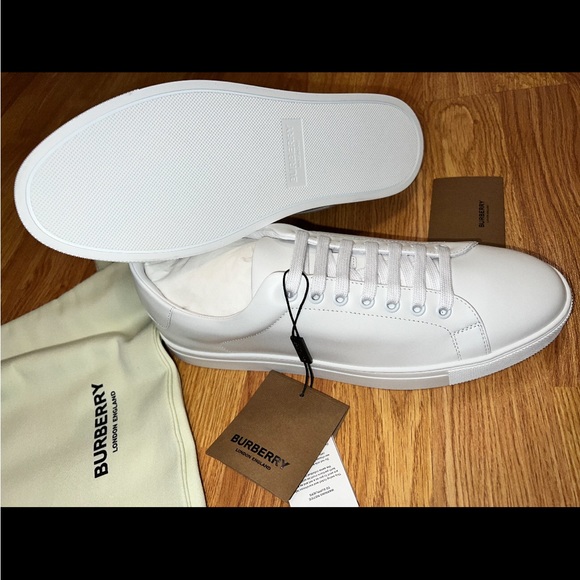 Burberry white sneakers size 8.5 - Picture 2 of 3